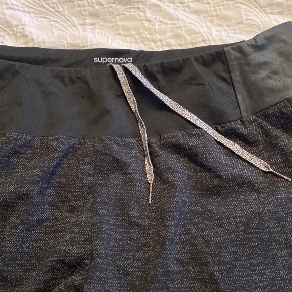 Adidas Supernova Shorts Large - Picture 6 of 6